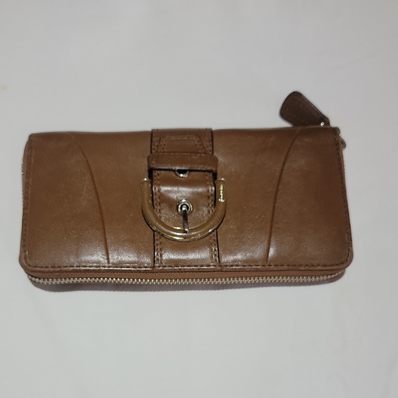 Elegant Brown Leather Wallet by Coach - Picture 1 of 12